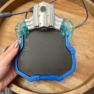 Skylander Giants Gaming Pad with Figures